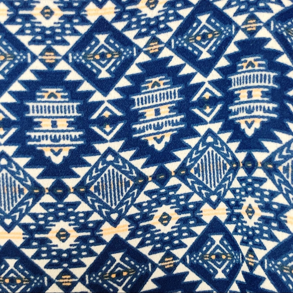 LUSH Boho Blue Mod Print Sleeveless V-Neck Tunic Tank-Top Blouse Size Small - Picture 6 of 15